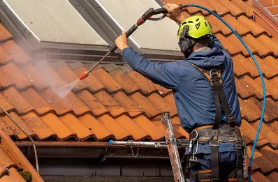 Démoussage et hydrofuge de toiture à Antoingt